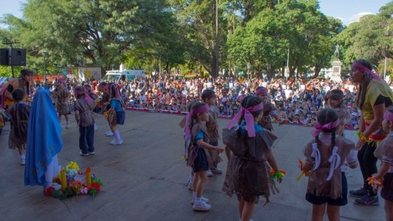 Emotivo y colorido homenaje de los jardines de infantes a la Virgen