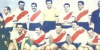 UNA DE LAS FORMACIONES de River en los '50, cuando ganó cinco campeonatos.