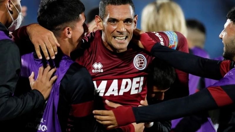 Lanús ganó con gol de Sand y lidera el Grupo A