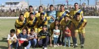 ARRANQUE GANADOR de Policial, que se adjudicó el primer clásico del Anual, 3-2 sobre Villa Cubas.