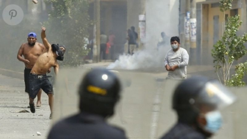 Perú sin clases y rutas cortadas por paro de transporte