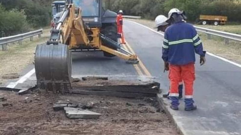 Por reparación de calzada, tránsito con precaución en la Ruta 60