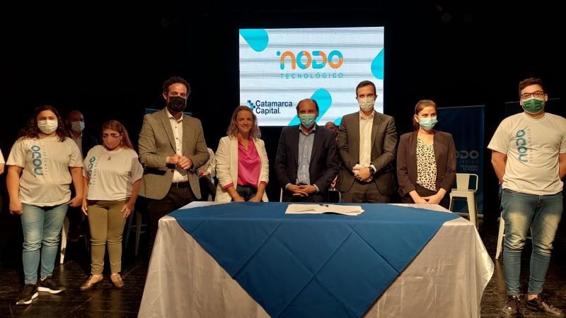 Saadi firmó convenio con la UNCA y el Clúster Tecnológico de Tucumán