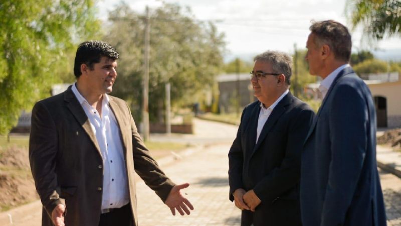 Raúl y Katopodis recorrieron obras en el Este y firmaron convenios para más rutas