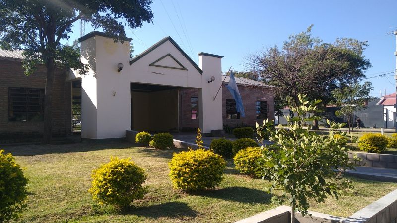 El insólito caso de la Escuela partida en tres