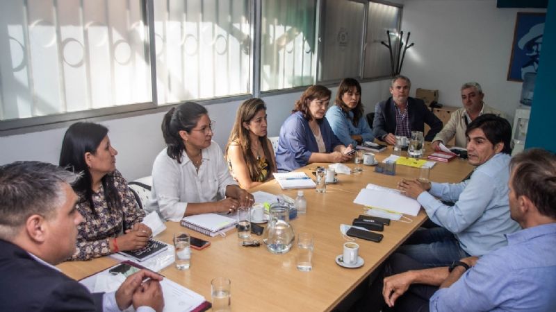 El senado preocupado por los contratos mineros