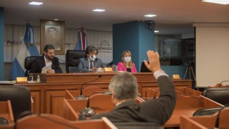 Sanción definitiva  a las actas de compromiso con empresas mineras