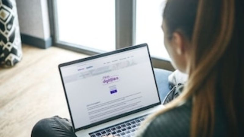 Telecom impulsa el talento digital entre las adolescentes