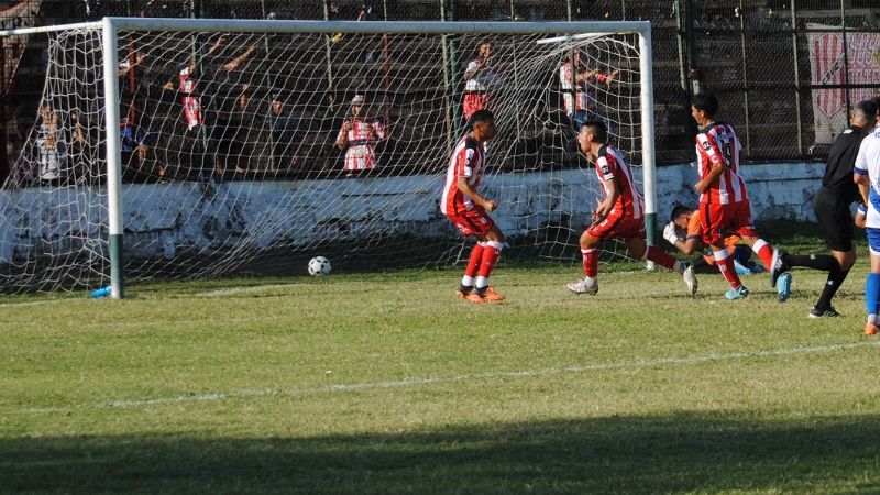 Villa Cubas “revivió” con Vélez, al que venció 1 a 0