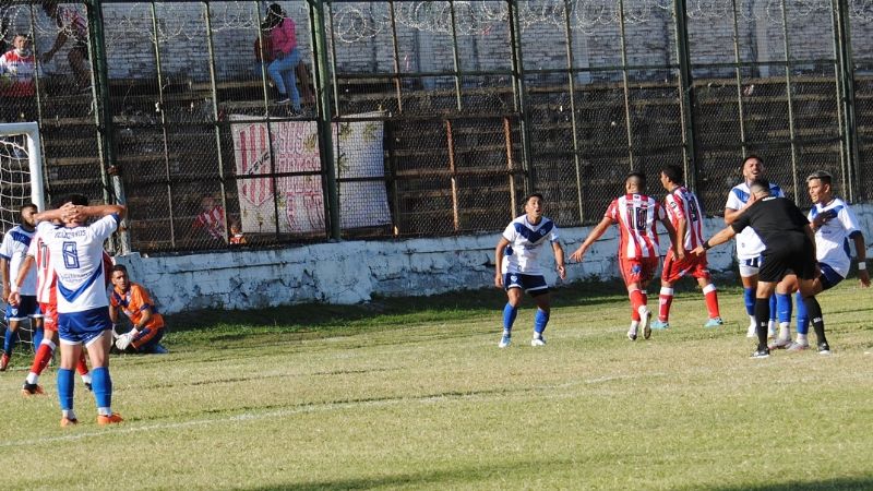 Villa Cubas “revivió” con Vélez, al que venció 1 a 0