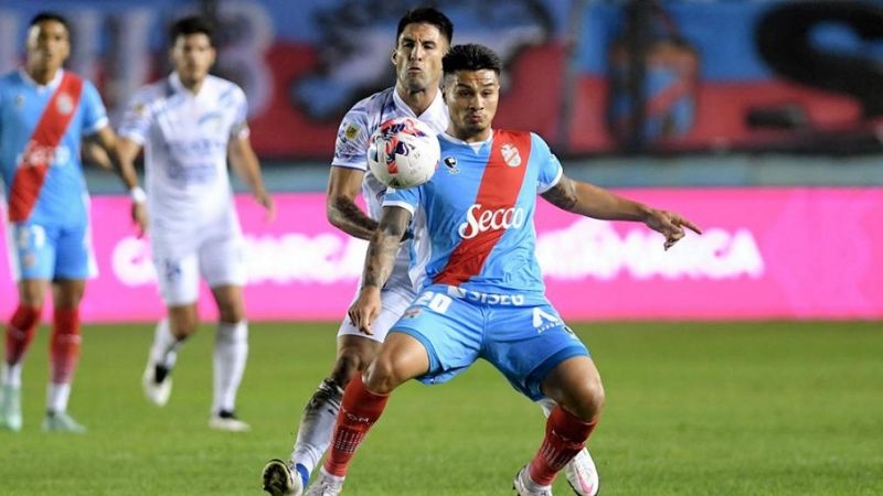 Gimnasia se aprovechó de Atlético y empate Arsenal-Godoy