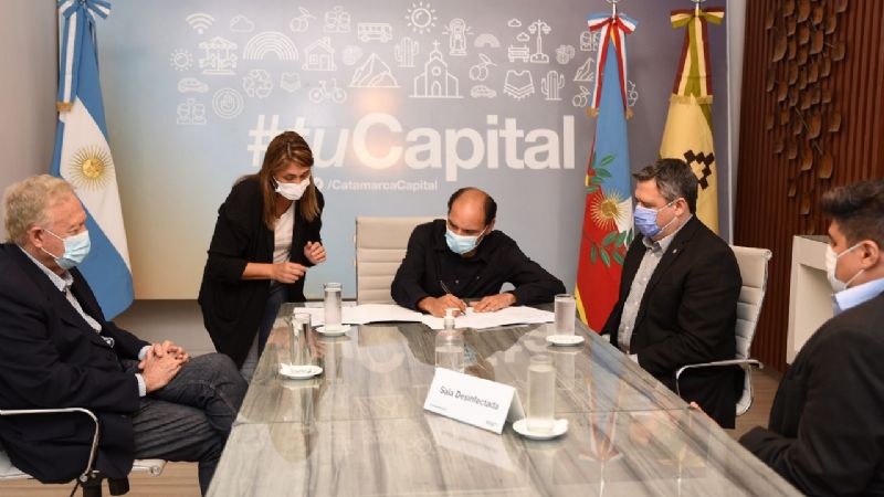 Saadi firmó convenio con la Facultad de Medicina de Córdoba