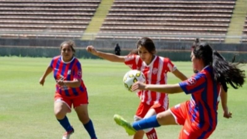 La Capital inicia su torneo de Fútbol Femenino