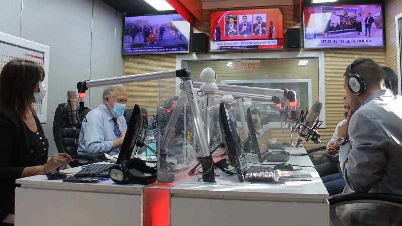 “Tres dosis anti Covid, vacuna contra la gripe y barbijo”