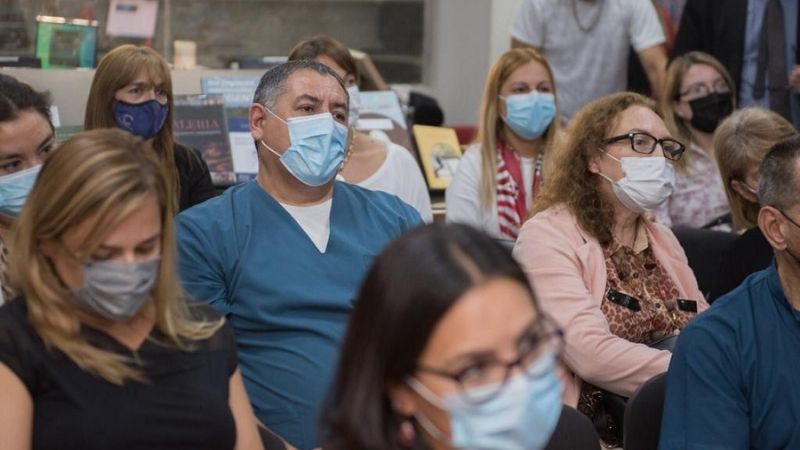 “Tres dosis anti Covid, vacuna contra la gripe y barbijo”