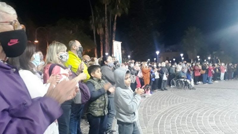 Homenaje de las familias y serenata a la Virgen