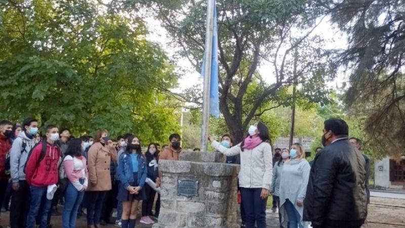 La Escuela Sec. N° 44 “Jorge Luis Borges” celebró sus 32 años de existencia