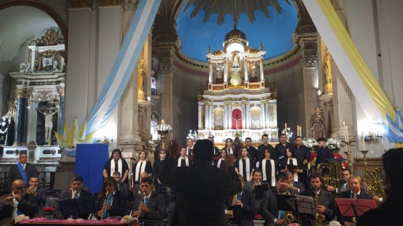 Misas y ofrendas en víspera del Natalicio de Fray Mamerto Esquiú