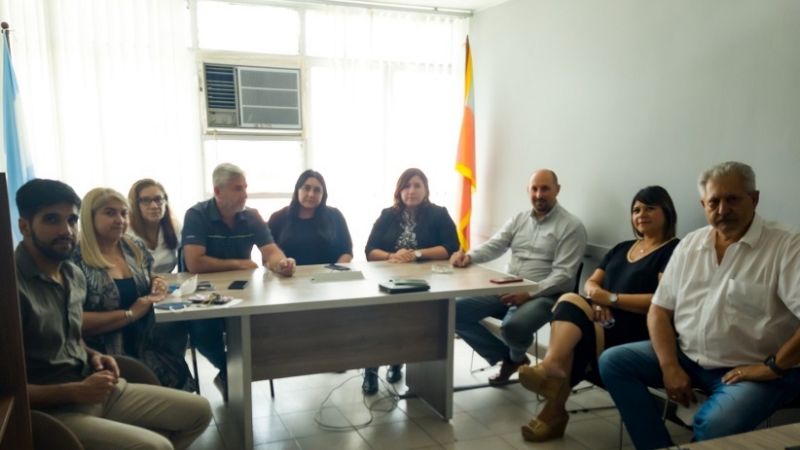 Oposición quiere saber si Gobierno e intendentes pusieron plata en financieras