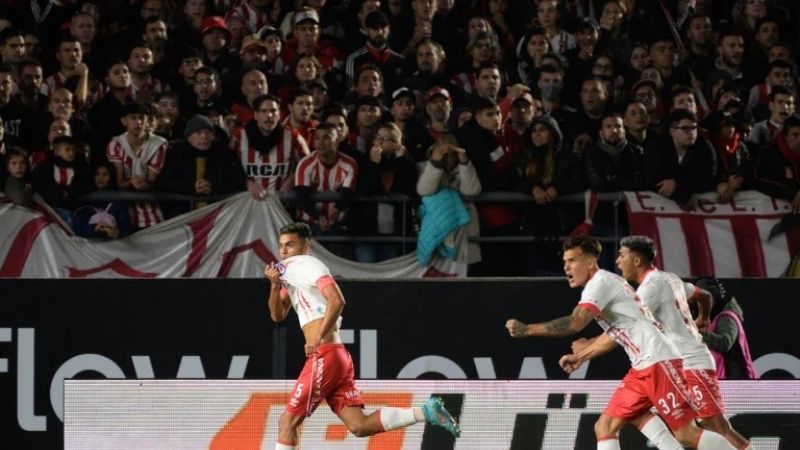 Argentinos venció al “Pincha” y es semifinalista