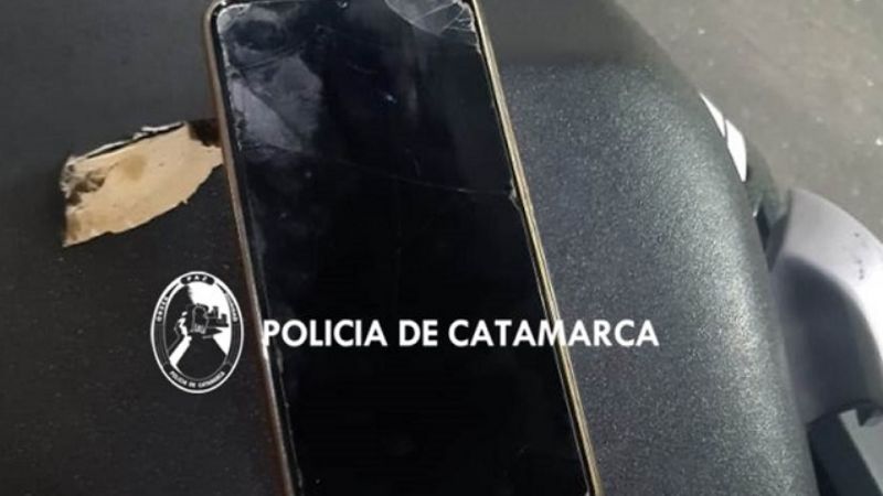Aprehenden a dos hombres sospechados del robo de un celular