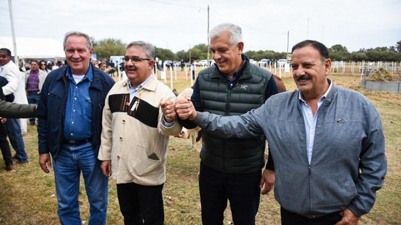 Domínguez anunció 400 millones de pesos para el desarrollo ganadero