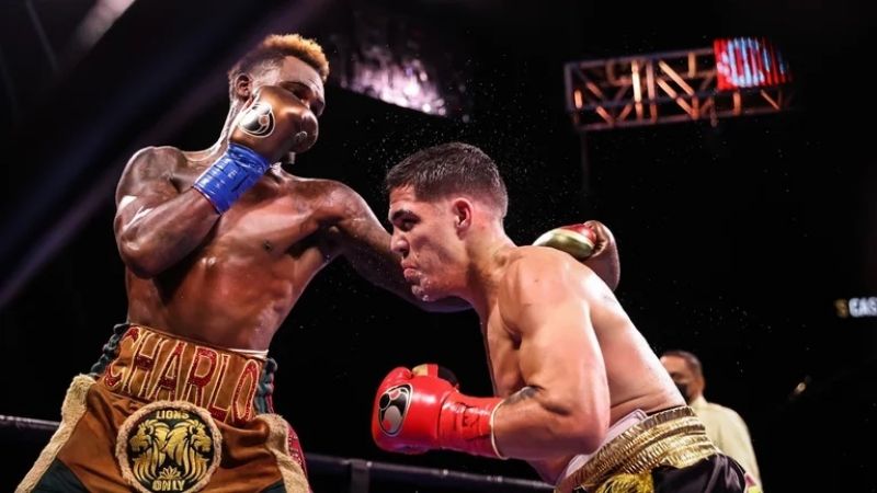 Brian Castaño perdió por KO en el 10mo. round ante Charlo