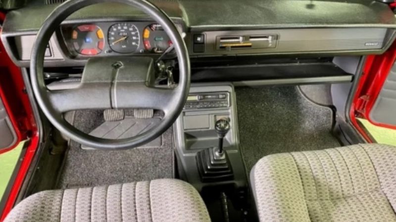 La increíble historia del último Renault 12: tiene 28 años y apenas 134 kilómetros