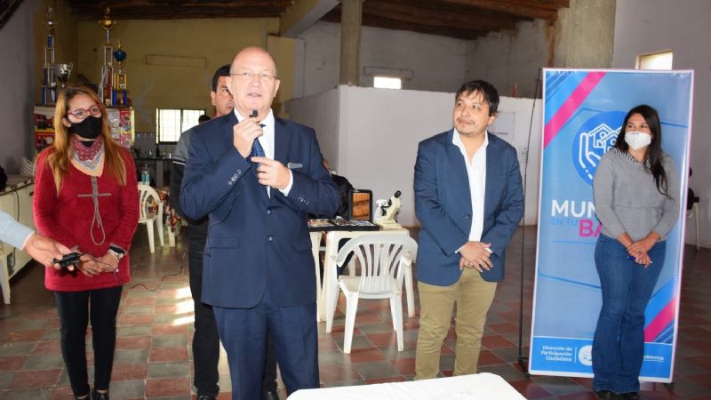 Firmaron convenio para la entrega de anteojos