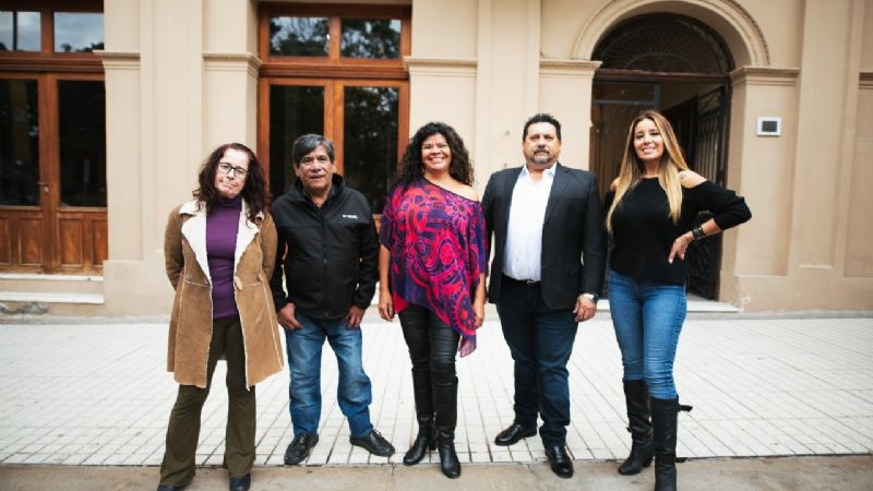 Poncho 2022: el jurado analiza más de 300 propuestas para el escenario mayor