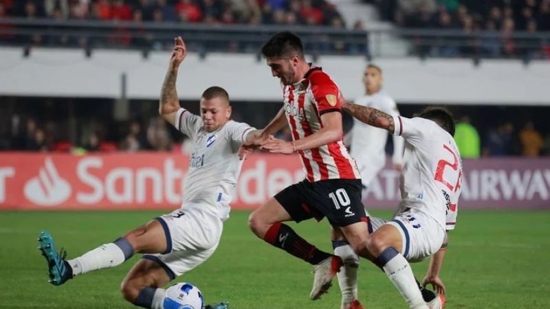 Estudiantes aspira terminar primero en su grupo