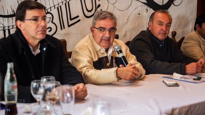 Gobierno asistirá a intendentes para el pago del medio aguinaldo