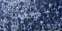 HINCHAS DE CORINTHIANS recién ingresaron en el 2do. tiempo.