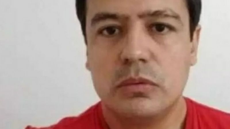 Ordenan detener a Rojo