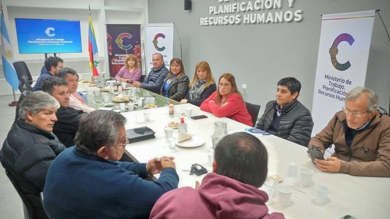 Convocatoria de diálogo y reunión de trabajo con gremios