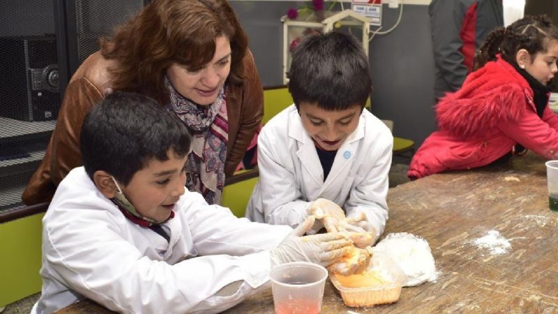 Vicegobernación llegó a Los Ángeles junto a sus programas y servicios