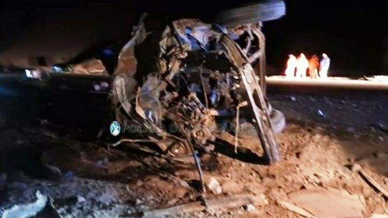 Un muerto al volcar un camión en Fiambalá