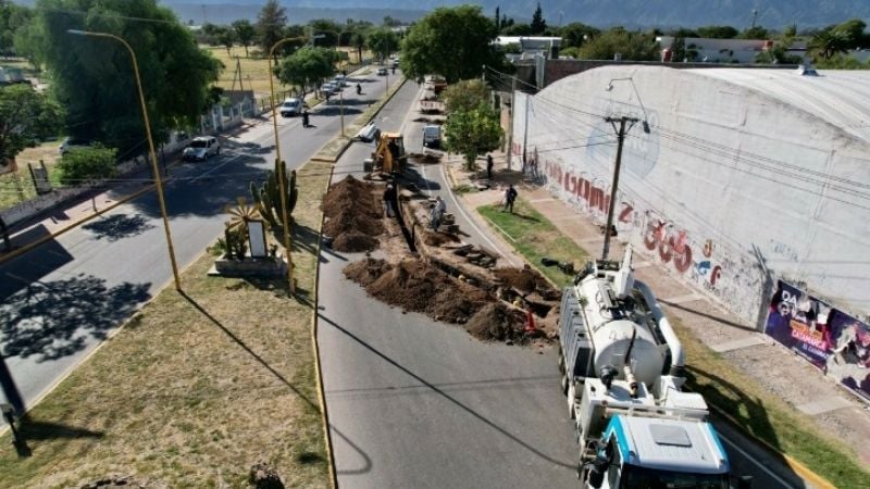 Obra de saneamiento en Avenida Presidente Castillo