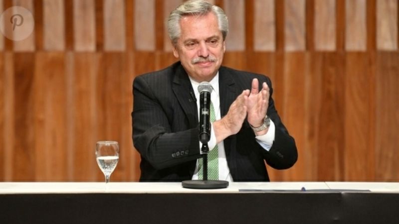 El Presidente participa de un acto de la Uocra para celebrar la recuperación del sector