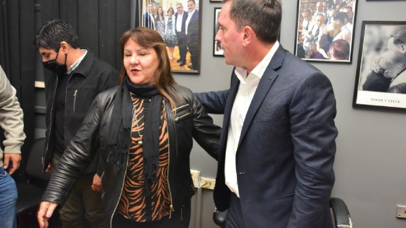 Gladys Moro estuvo junto al Ministro Fidel Saenz