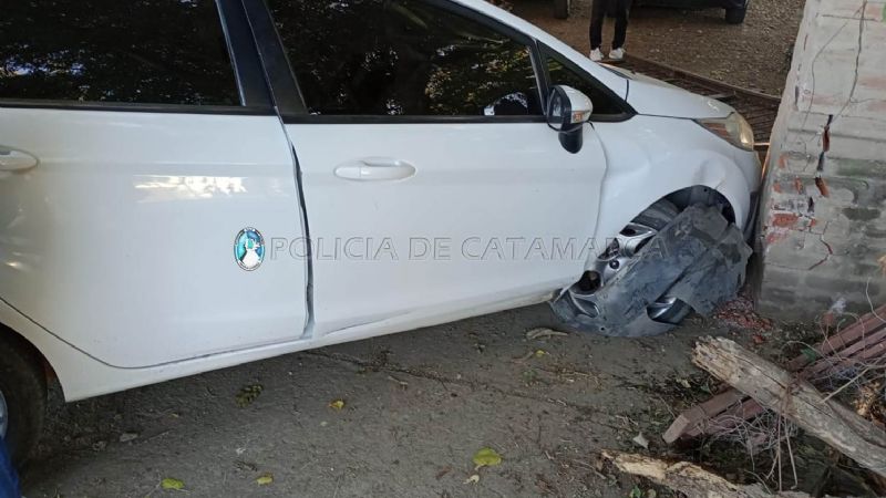 Automovilista chocó contra una vivienda