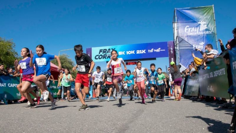 Más 800 deportistas participaron de la Pirmera Media Maratón "Fray Corre"