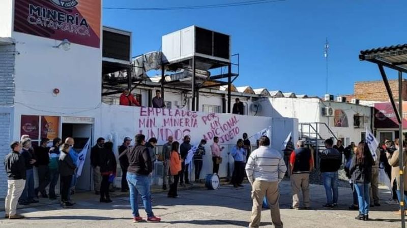 Continúan los reclamos en la Secretaría de Minería