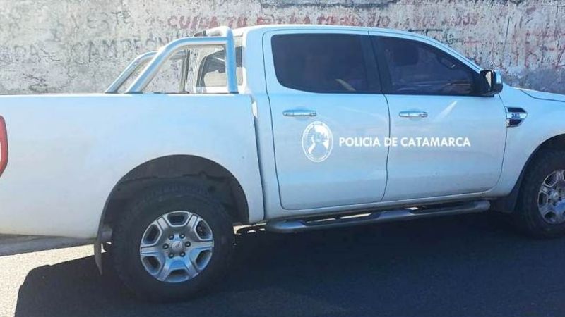 Se bajó a realizar unas compras y le robaron la camioneta