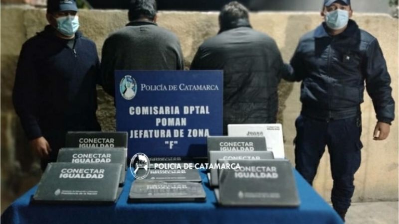 Efectivos policiales recuperan varias Netbook sustraídas y arrestan a dos personas