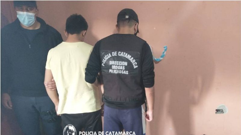 Secuestran droga, dinero en efectivo y detienen a una persona