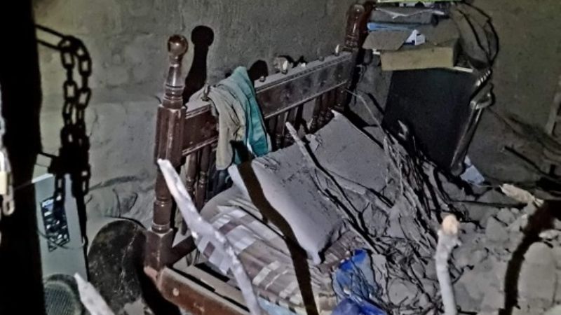 Se desplomó el techo de una precaria vivienda