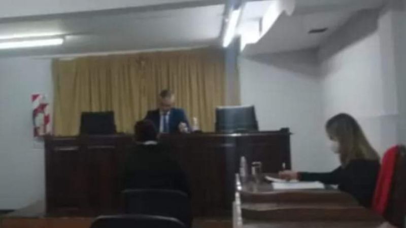 Condenaron a una policía por quedarse con el dinero de multas