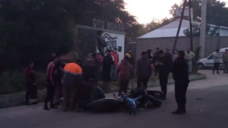 Violento choque entre dos motos