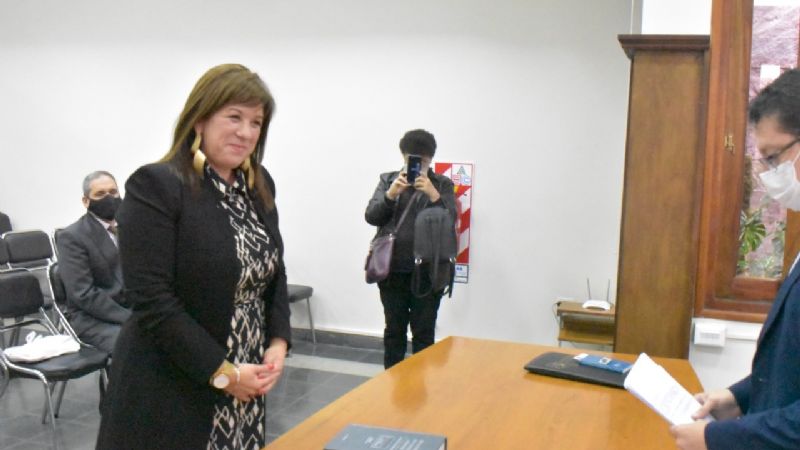 Barbitta juró como abogada del foro de abogados de Catamarca